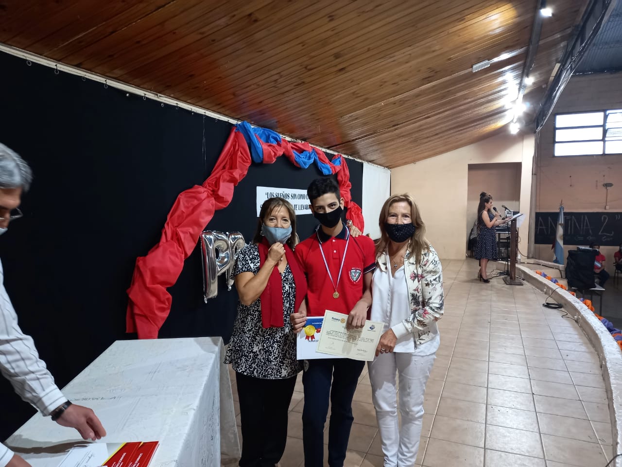 Entrega de distinciones ¨mejor compañero¨